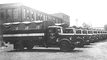 Motorisierte Bereitschaftszüge der TN auf dem Hof der Firma Metz/Karlsruhe, 1939 (Foto: Fa. Metz)